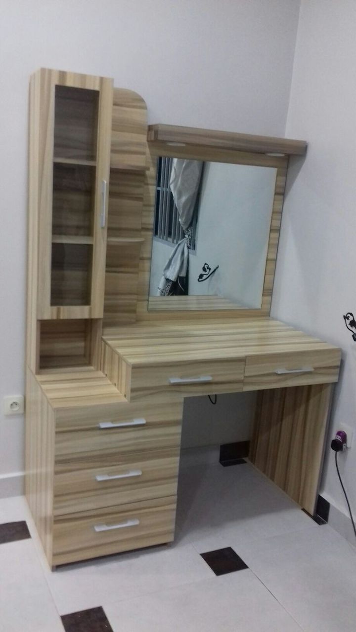 Chest With Mirror 04