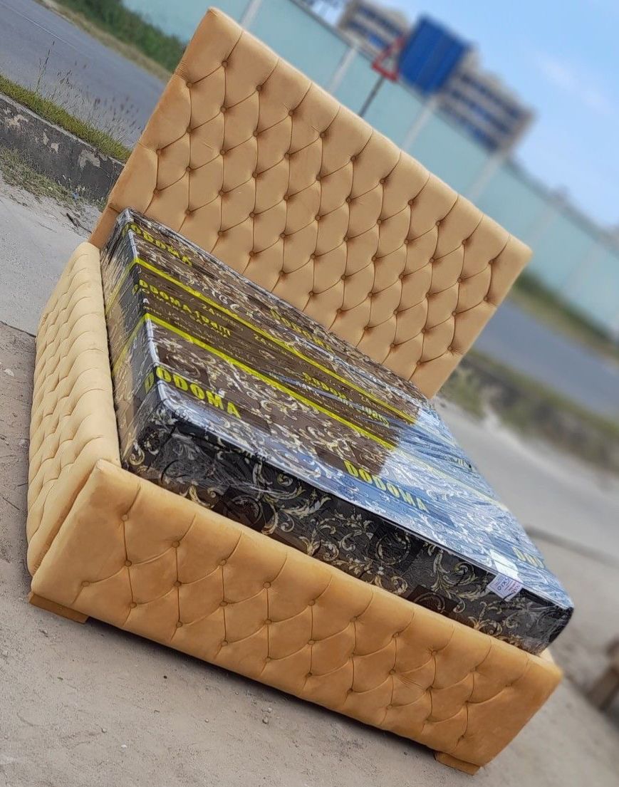 Tufted all round