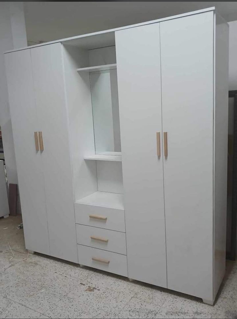 All white 106 7 by 8ft