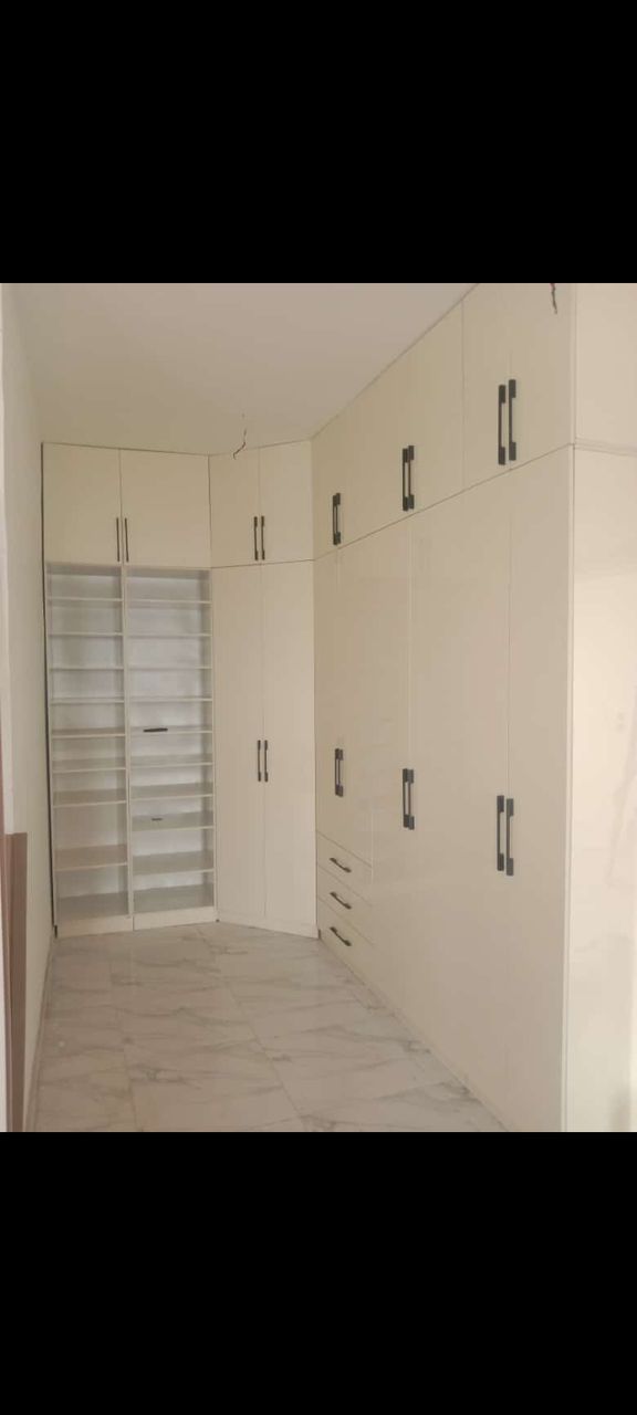 L Shape closet